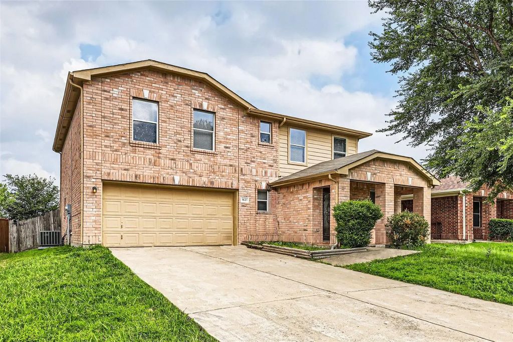 1621 Dragonback Pass, Little Elm
