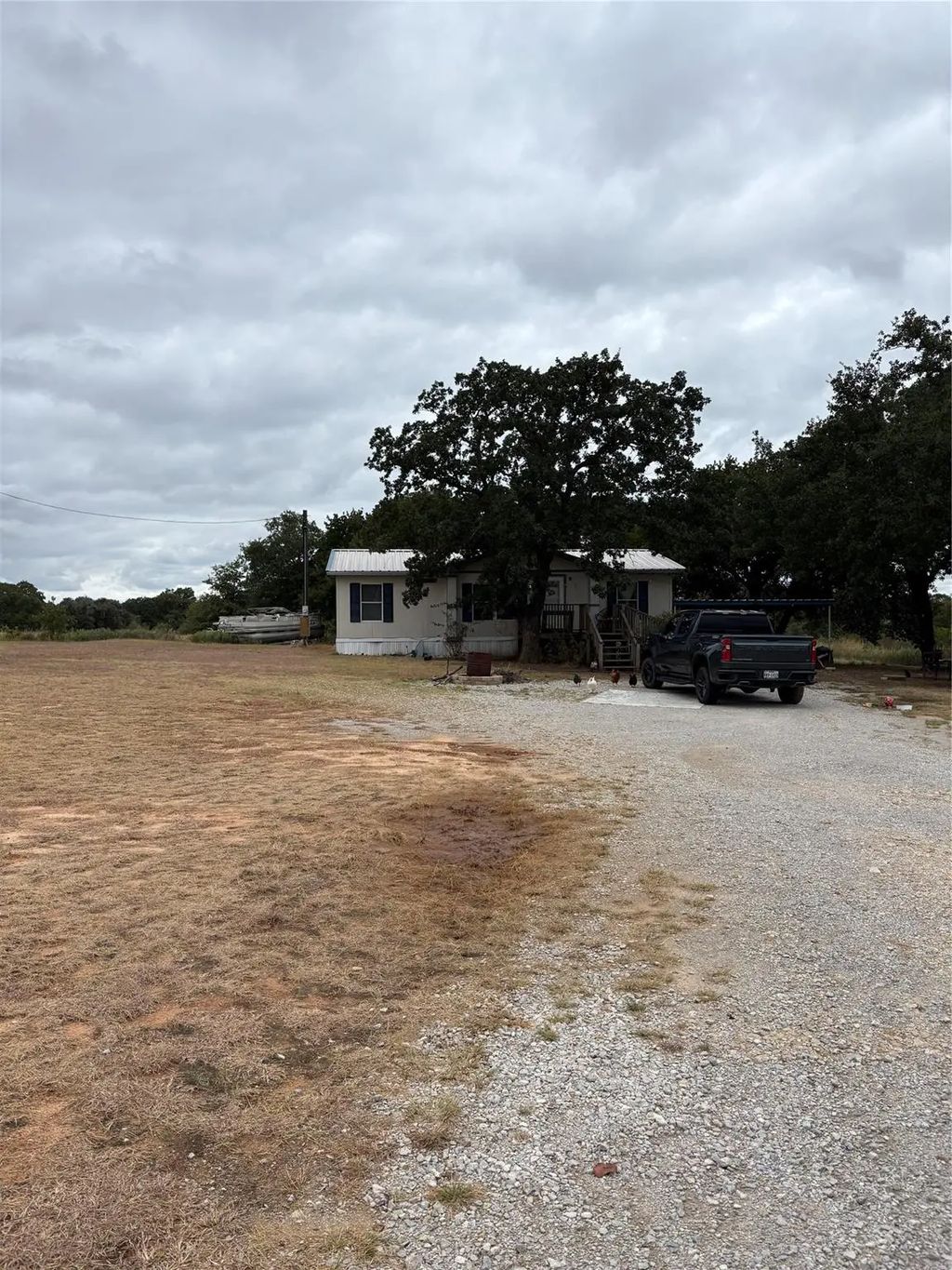1377 County Road 3838, Bridgeport