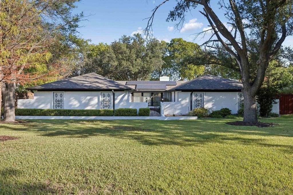 18 Legend Road, Benbrook