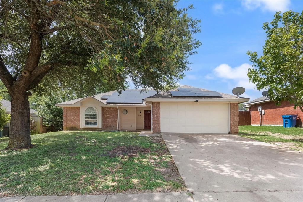 220 Hollywood Drive, Glenn Heights