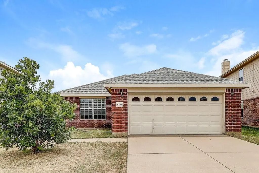 9209 Saint Martin Road, Fort Worth