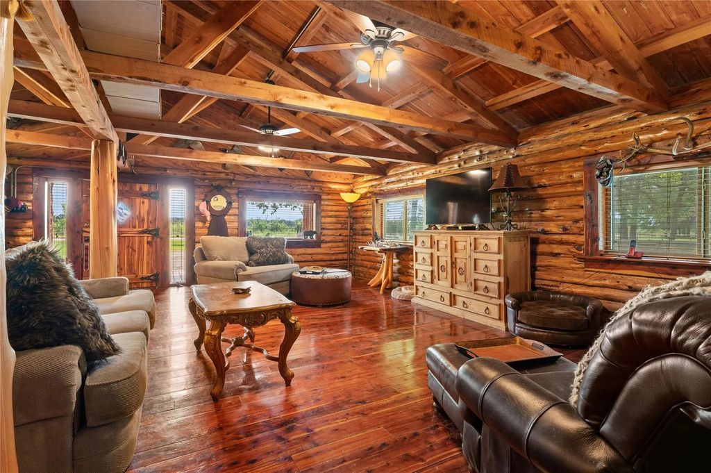 10205 N State Highway 78, Ravenna