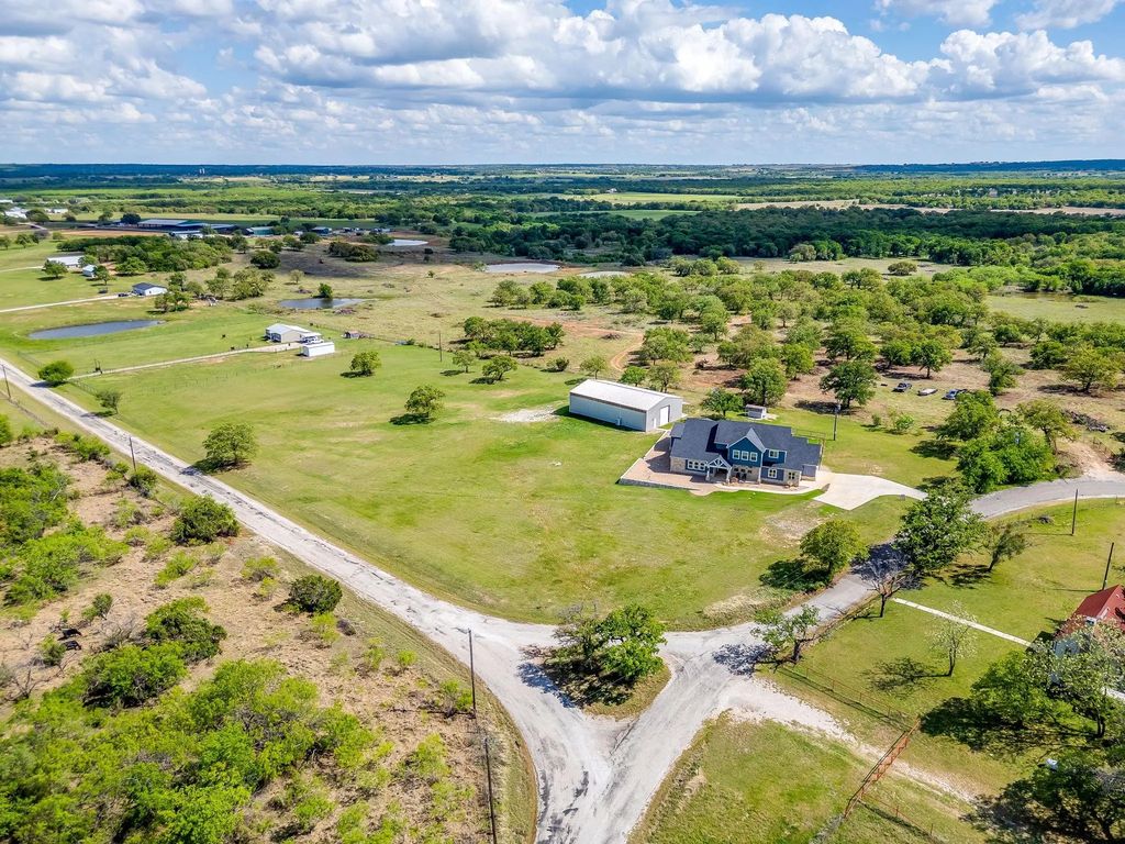 10535 County Road 146, Lipan