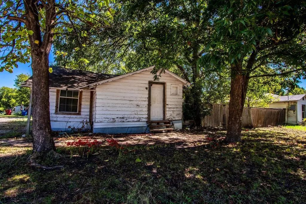 817 S Main Street, Farmersville