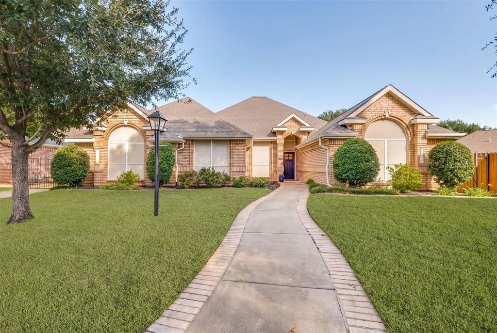 1500 Forest Meadows Court, Bedford