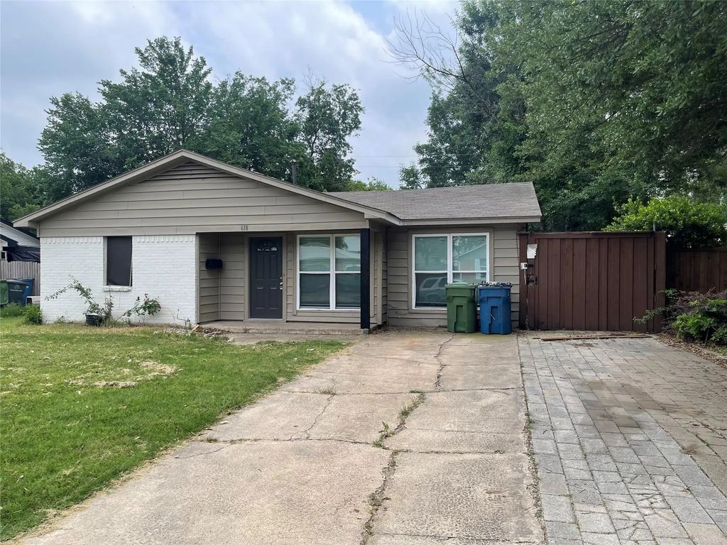 618 Rolling Ridge Drive, Lewisville
