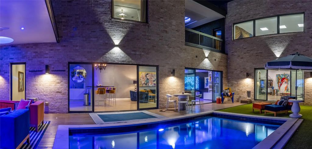 2010 Mcmillan Avenue, Dallas