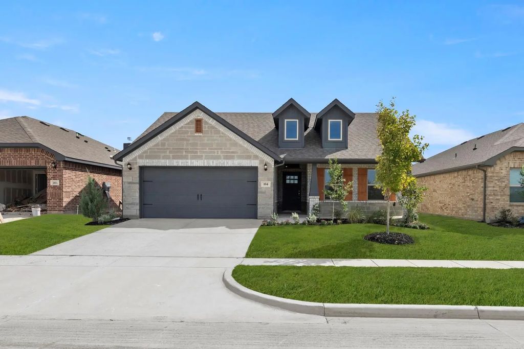 104 Hydrangea Drive, Terrell