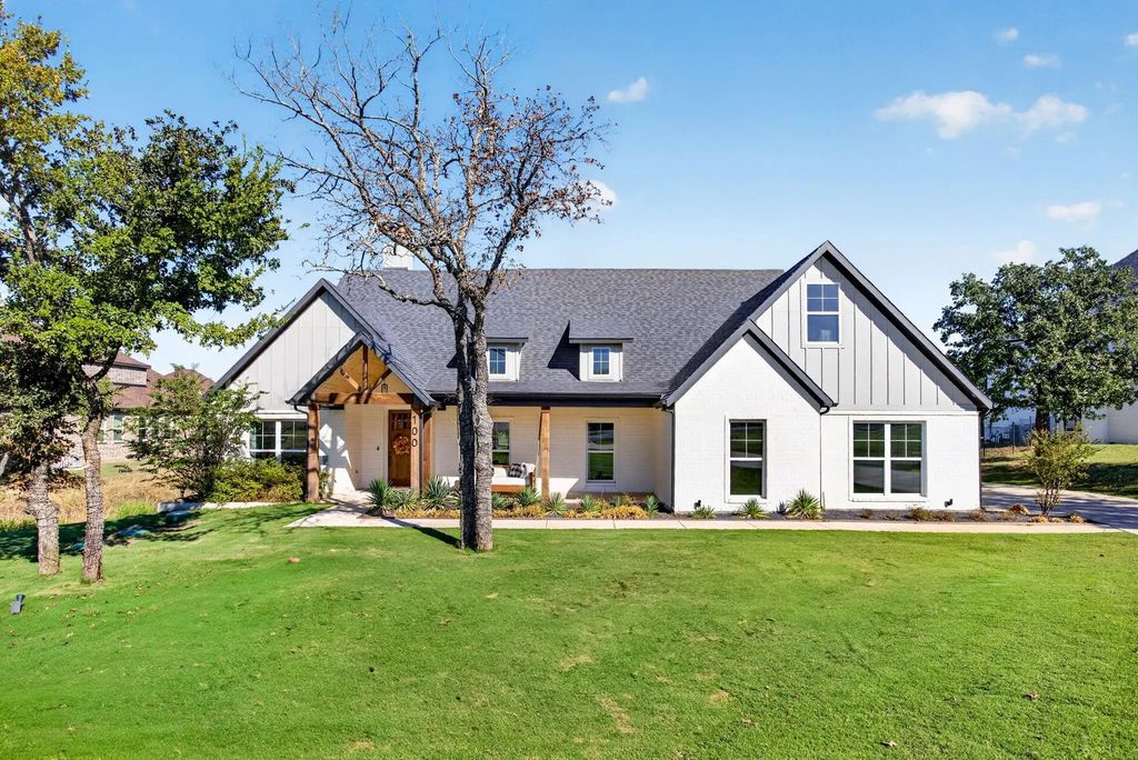 100 Fairway View Court, Lipan