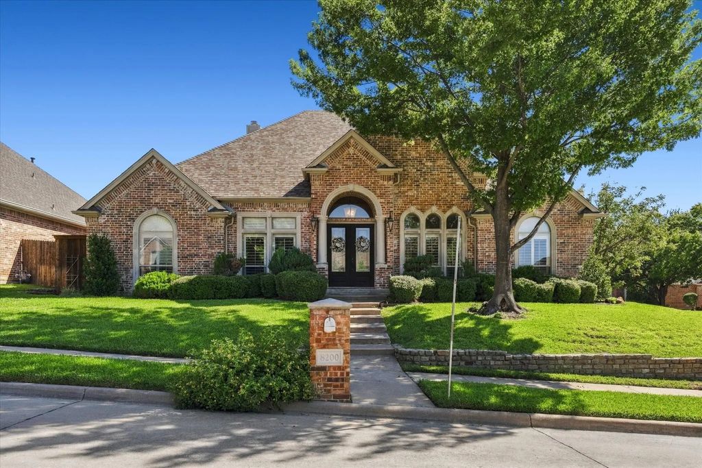 8200 Edgemont Court, North Richland Hills