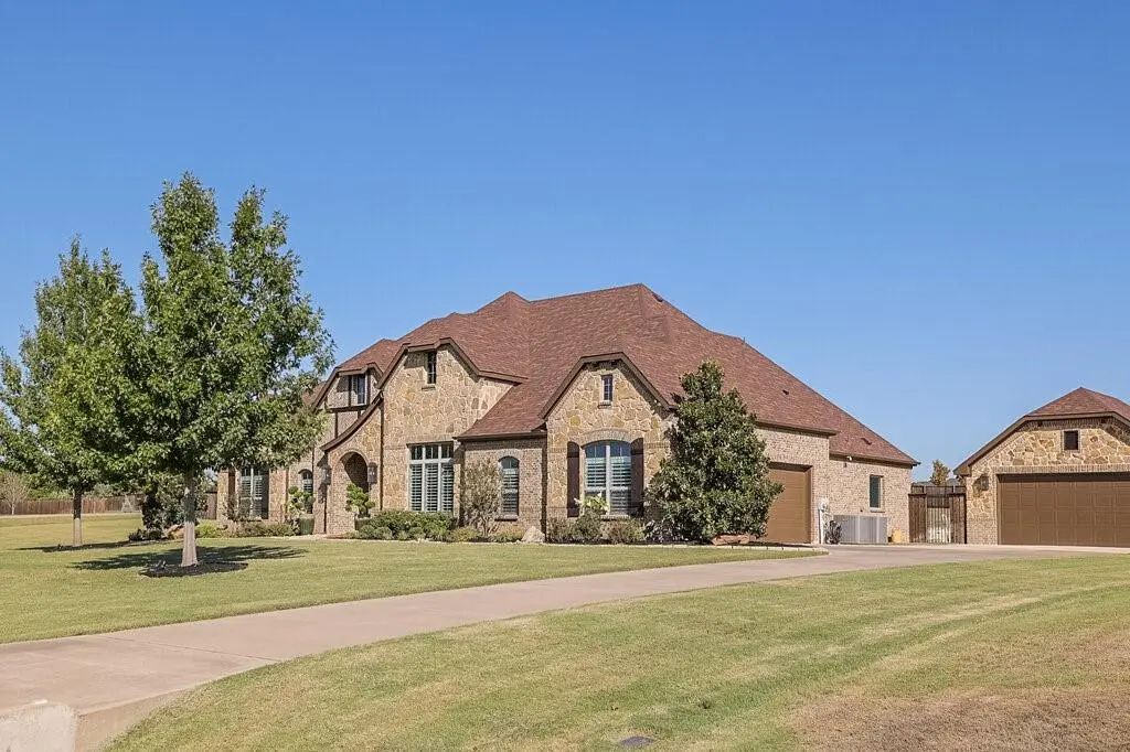 201 Denali Way, Waxahachie