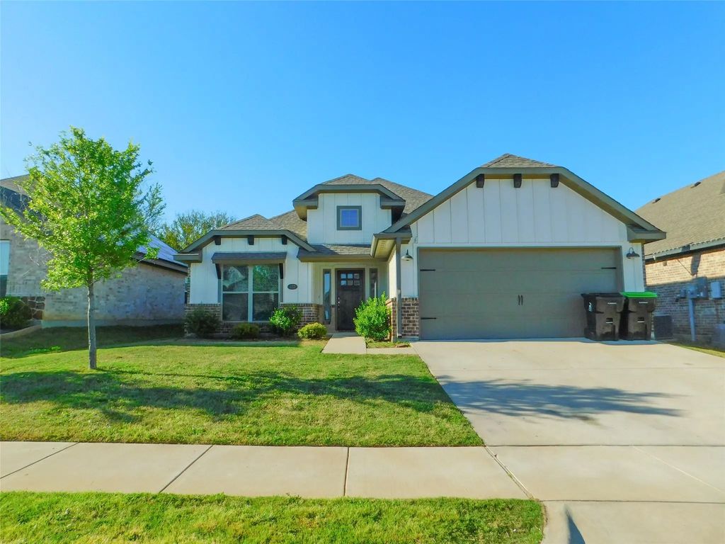 117 Maverick Lane, Pilot Point