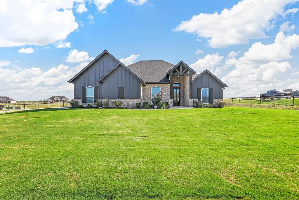 2071 Sunset Ridge Drive, Weatherford