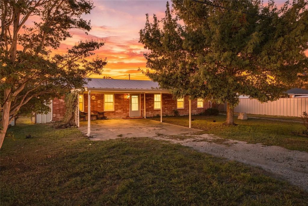560 Green Acres Road, Weatherford