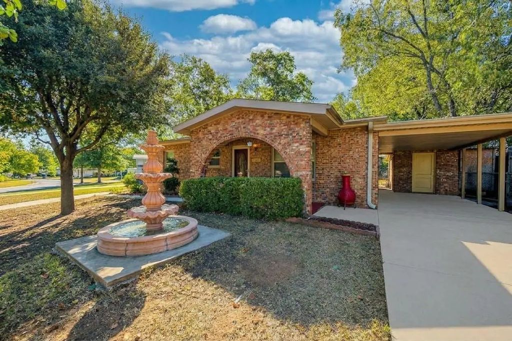 4712 Laverda Drive, Haltom City