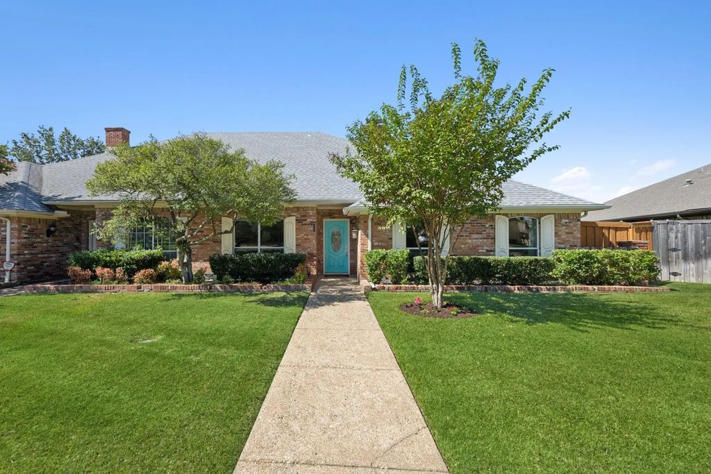 16353 Lauder Lane, Dallas