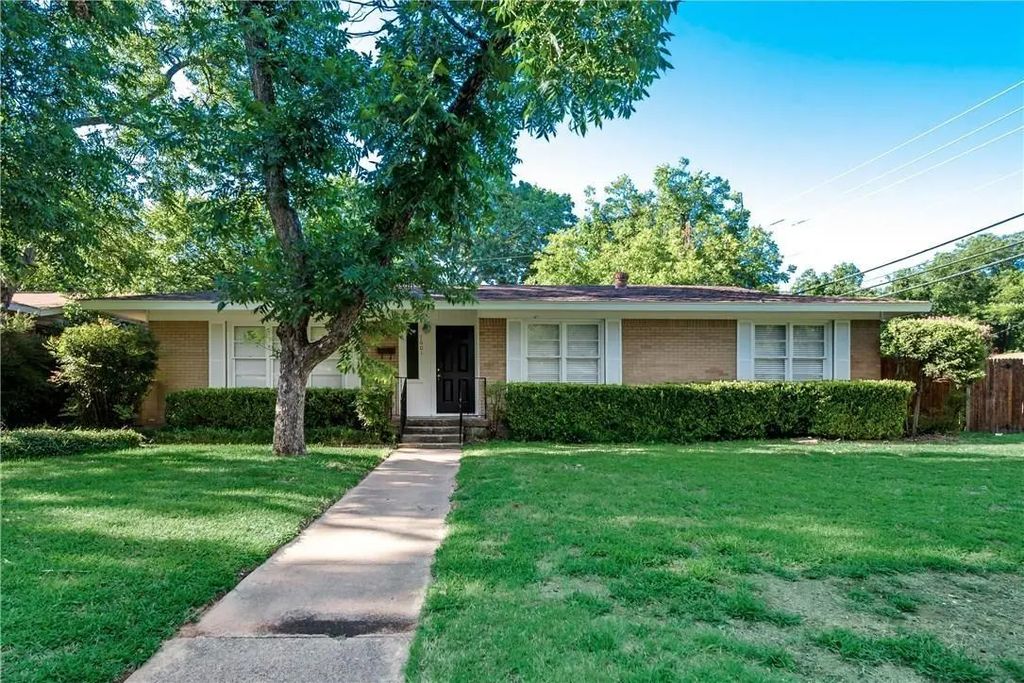 1601 Larkspur Drive, Arlington