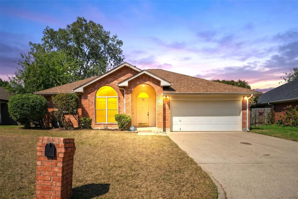 307 Modene Avenue, Waxahachie