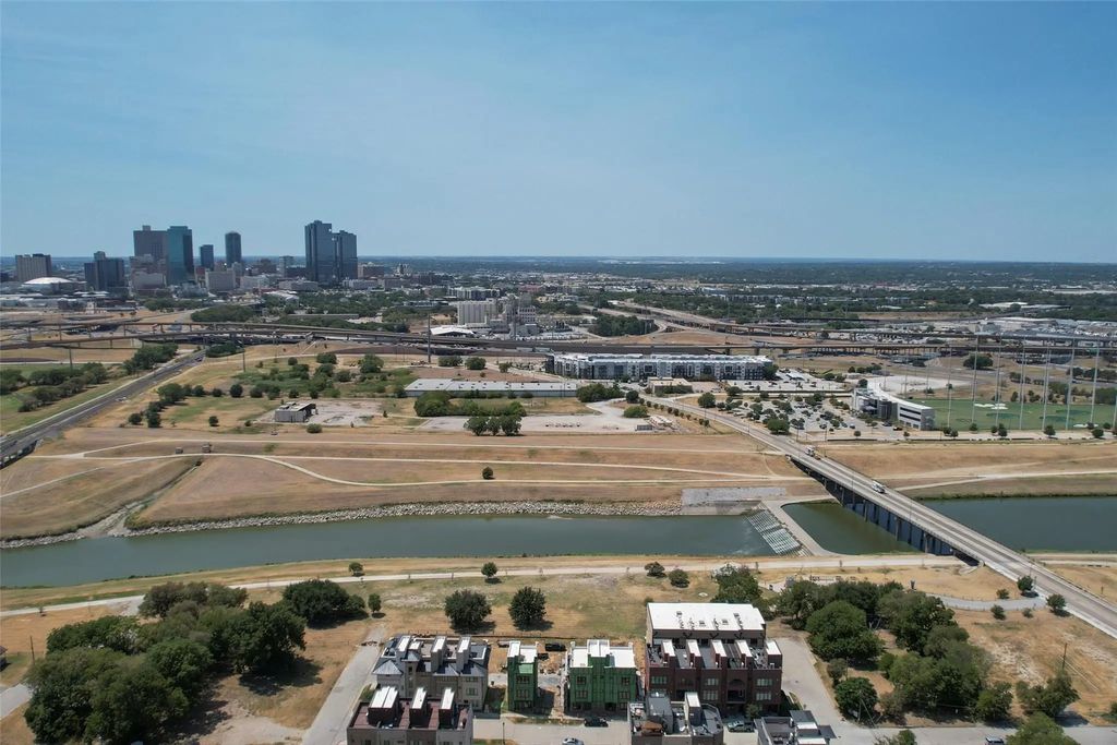 444 Vista Buena Trail, Fort Worth