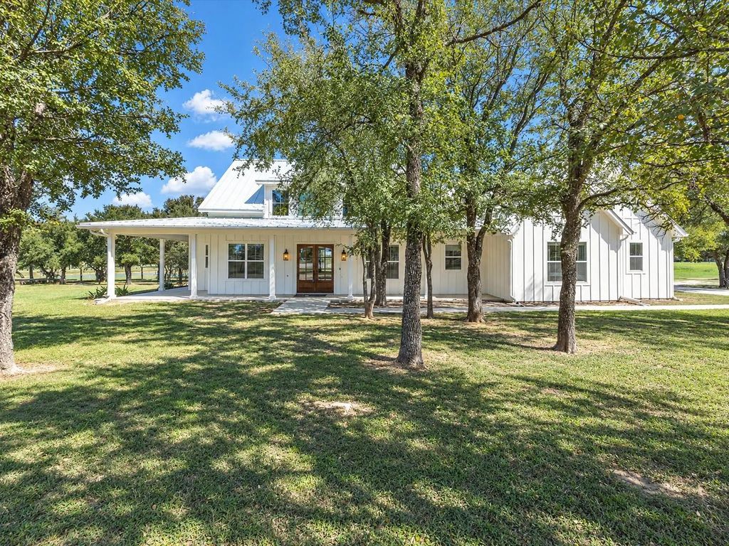 2111 Cool Junction, Millsap