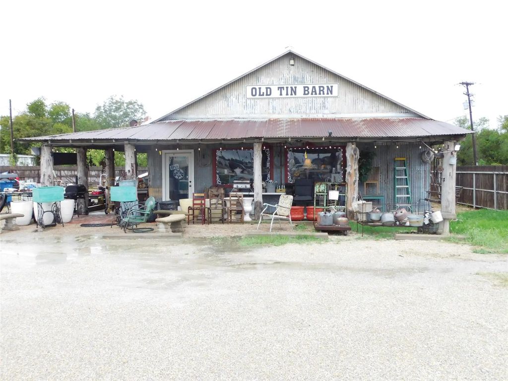 1339 E Milam Street, Mexia