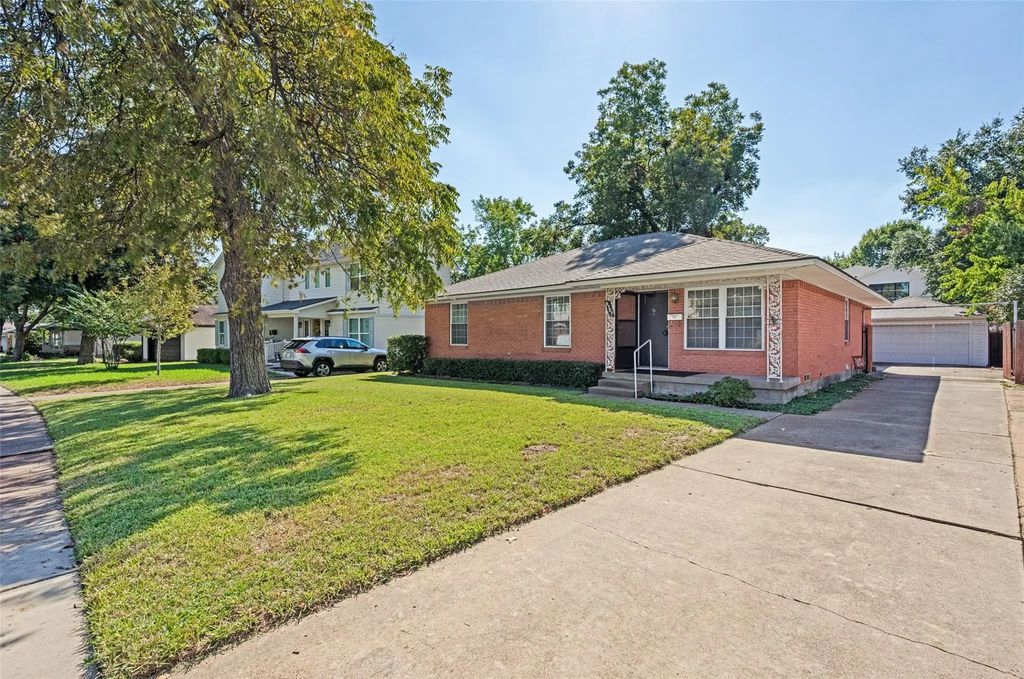 9307 Leaside Drive, Dallas