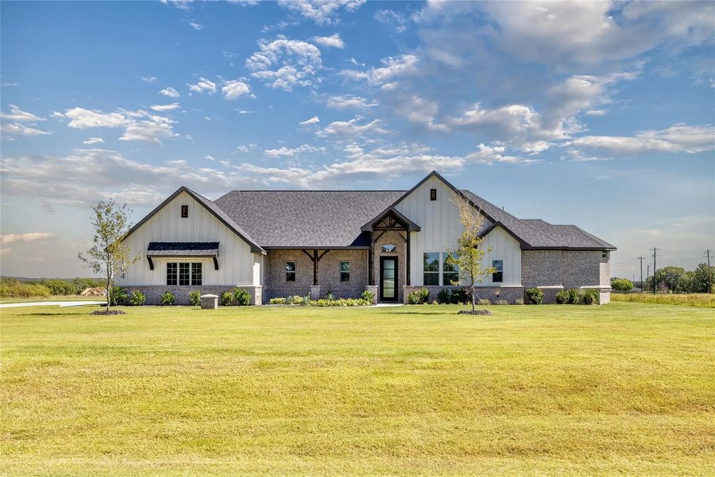104 Prairie Winds Drive, Poolville