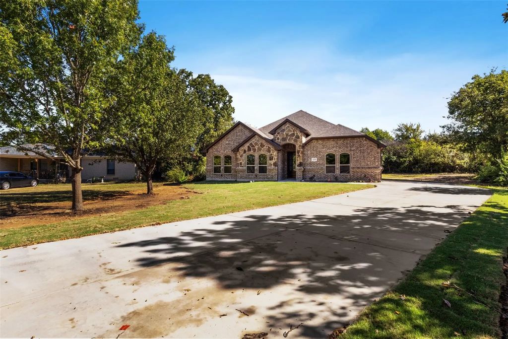 1594 E Springcrest Circle, Lancaster