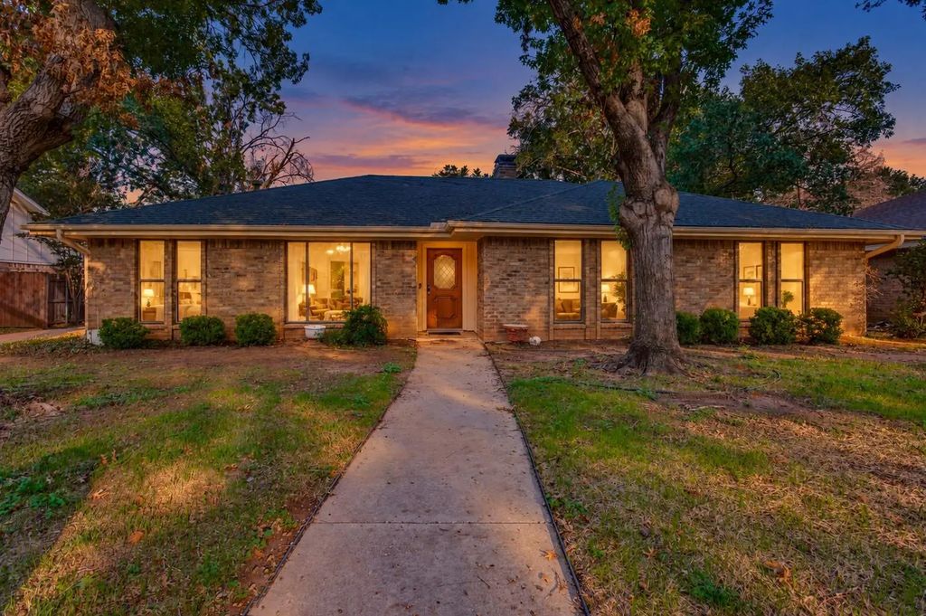 2403 Radcliffe Drive, Arlington