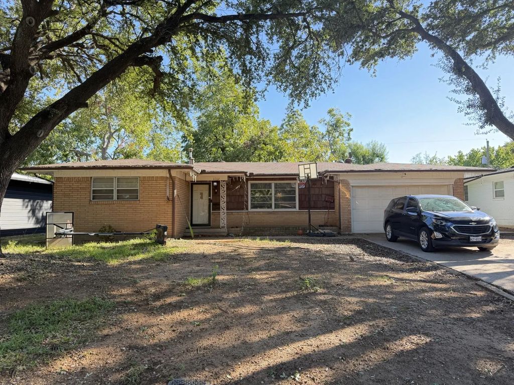 1202 W Tucker Boulevard, Arlington