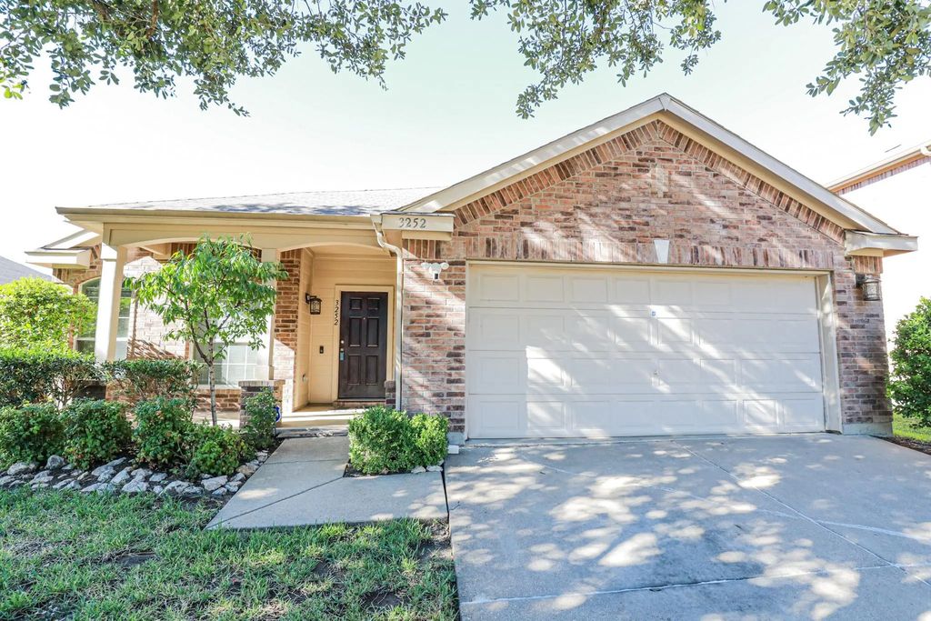3252 Torio, Grand Prairie