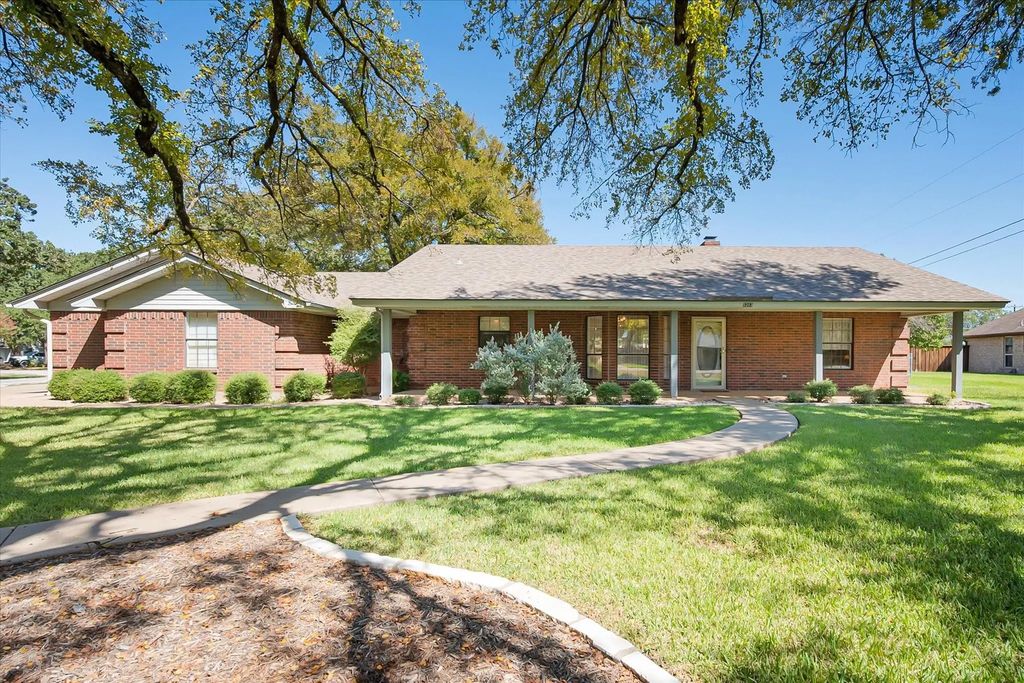 5203 Thunderbird Trail, De Cordova