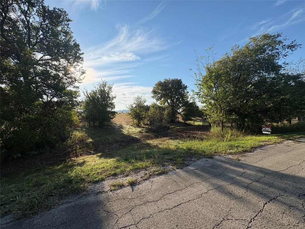7943 Lax Drive, Fort Worth