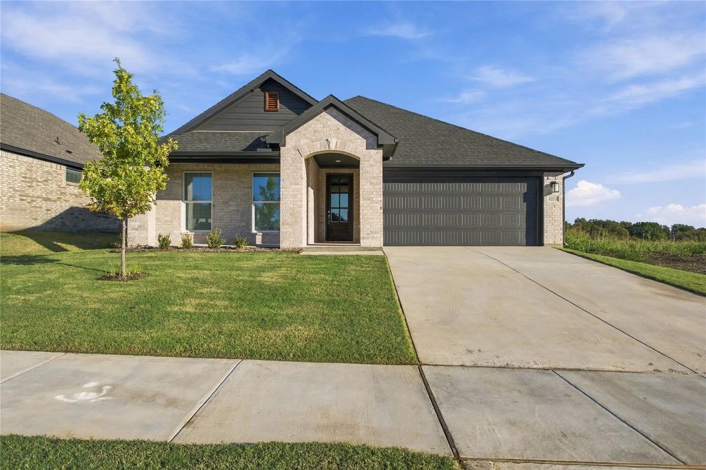 4215 Hummingbird Drive, Sherman