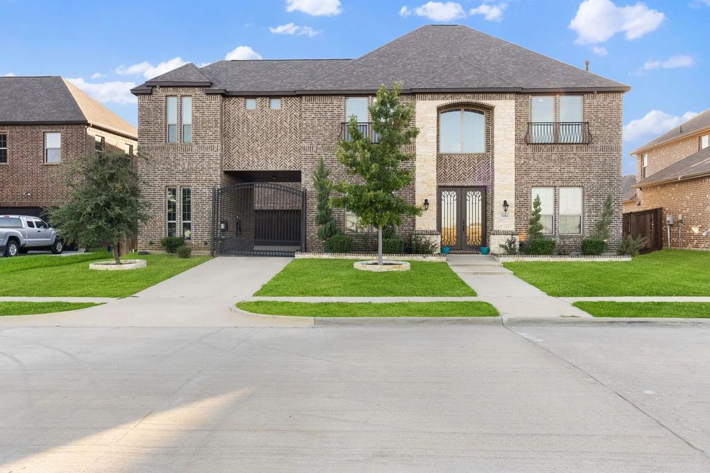 3204 Chambley Lane, Mansfield
