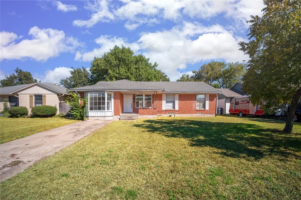 2823 San Marcus Avenue, Dallas