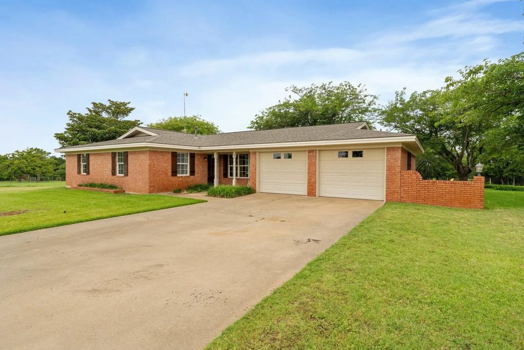 1802 County Road 428, Stephenville
