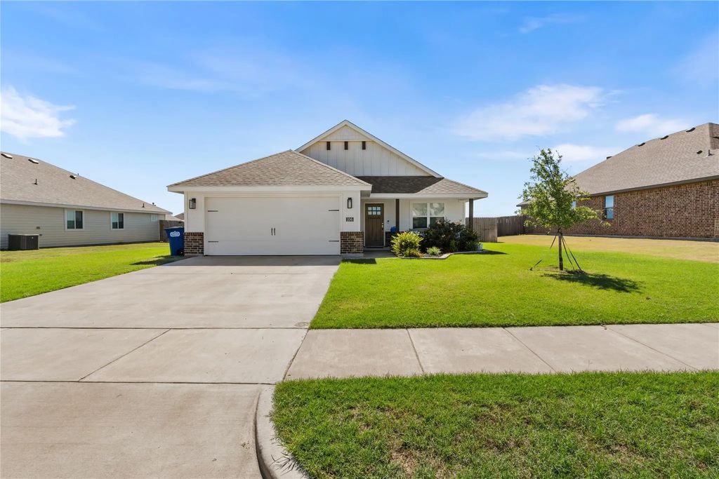 106 Palamino Dr, Lindsay
