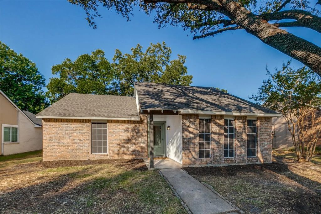 909 Maydelle Lane, Garland