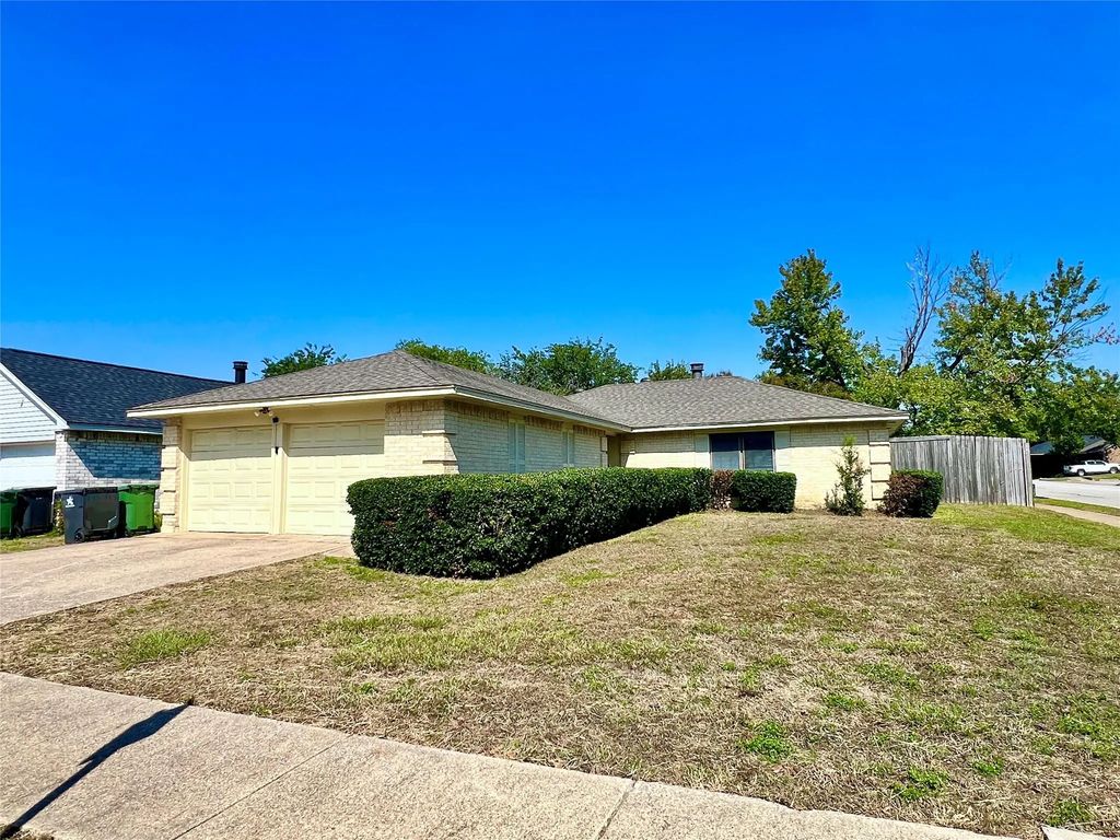 2319 Redbrook Drive, Arlington