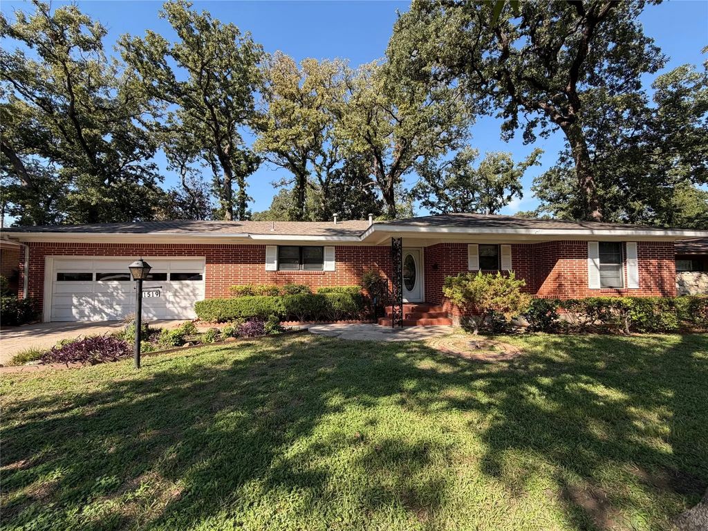 1519 Tulip Drive, Arlington