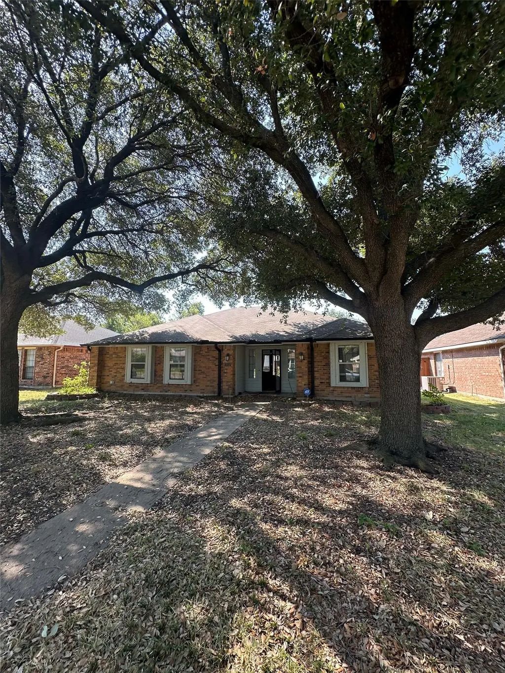 2032 Lansdown Drive, Carrollton