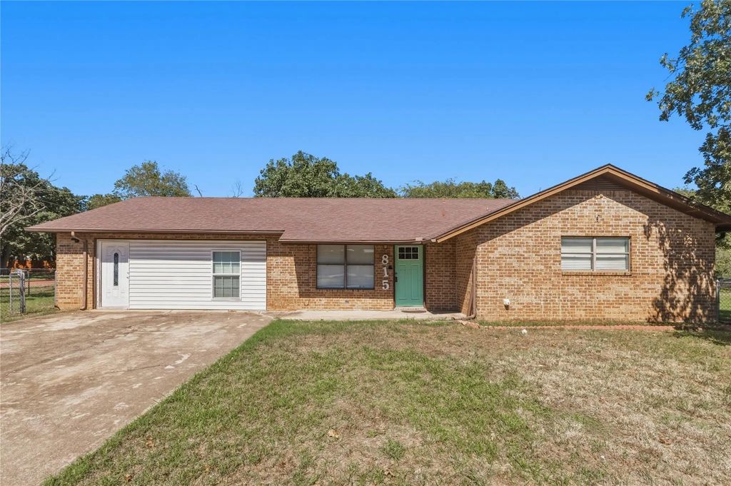 815 W Patterson Street, Eastland