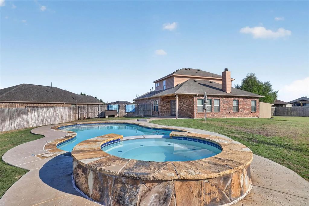 401 Eureka Court, Burleson