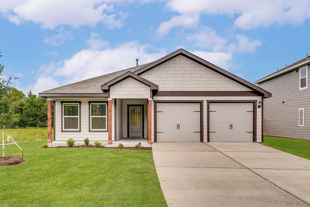 132 North Island Drive, Terrell