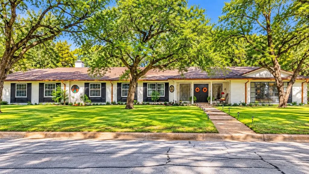 1650 Azteca Drive, Fort Worth
