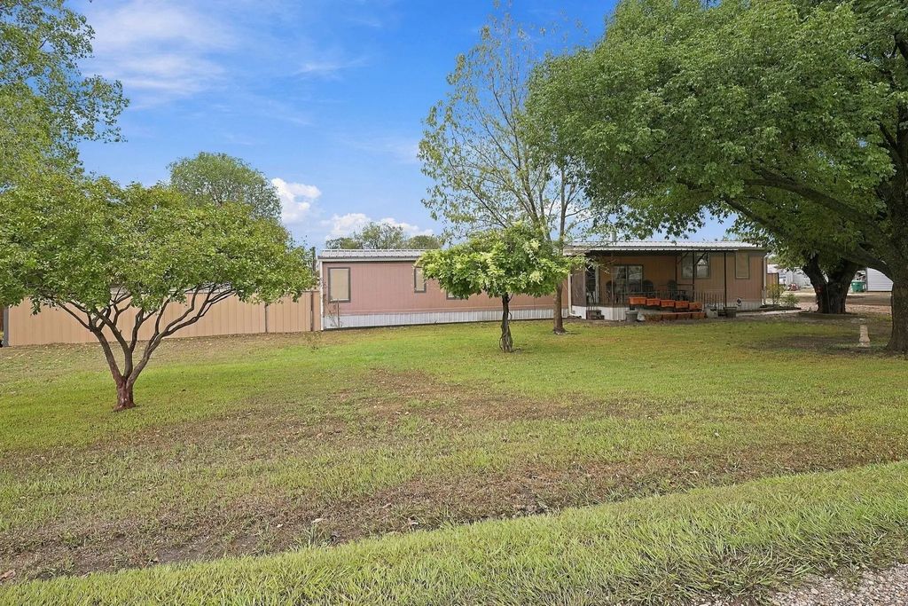 510 Oak Dell Lane, Red Oak
