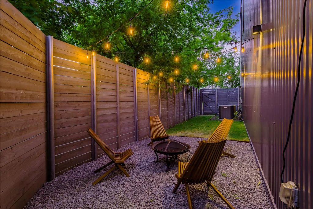 1504 Burlew Street 101, Dallas