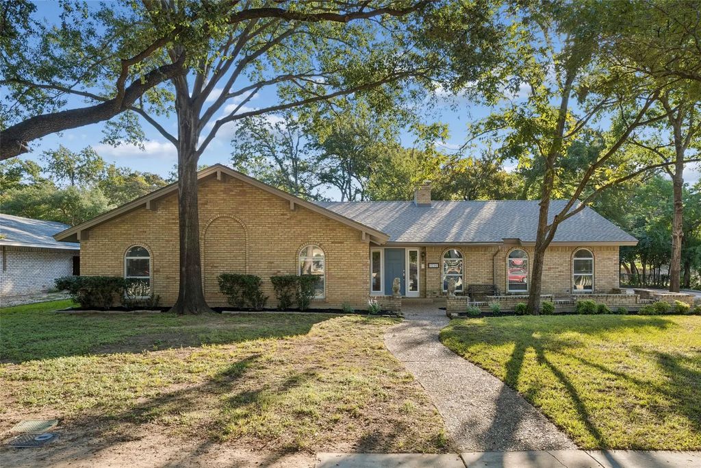1710 Green Oaks Drive, Irving