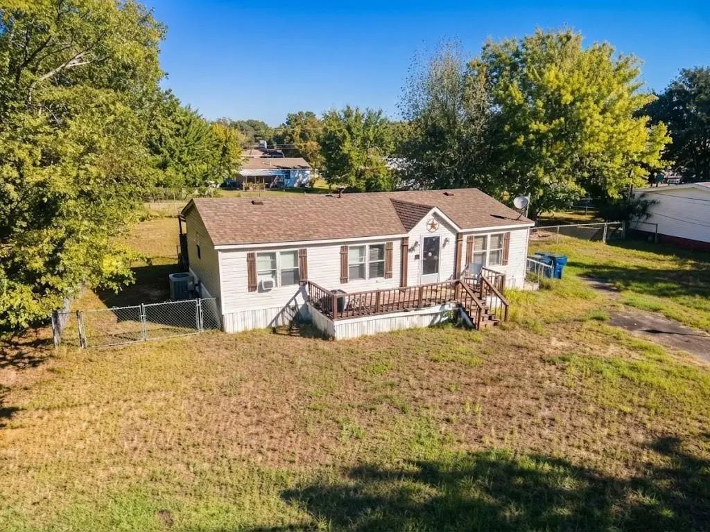210 E Shadowwood, Gun Barrel City